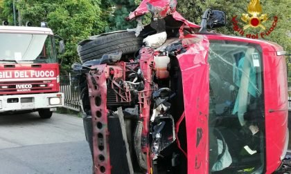 Incidente a Talonno: auto ribaltata in una curva