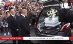 Folla, lacrime e applausi ai funerali di Nadia Toffa VIDEO