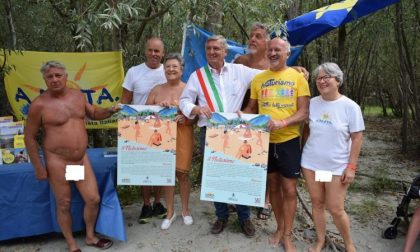 Varallo nudi e felici: naturisti lungo la Sesia | LE FOTO