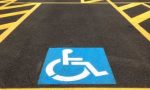 Spostato il parcheggio per disabili alle scuole di Santa Cristina di Borgomanero