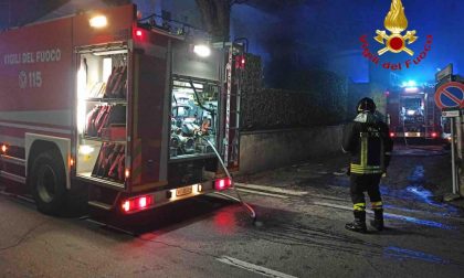 Fiamme in casa a Dormelletto: intervengono i pompieri