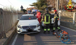 Incidente a Castelletto: donna incastrata nell’auto