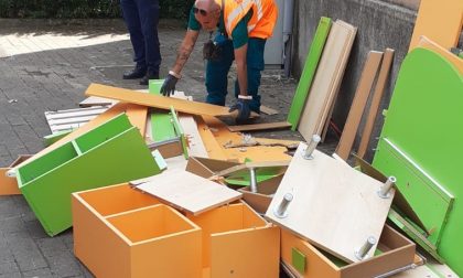 Novara mobili e rifiuti abbandonati: multata residente in via Tarantola