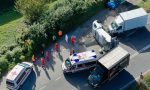 Incidente a Oleggio Castello: si ribalta camion della nettezza urbana