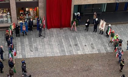 Inaugurato il restyling del monumento ai partigiani martiri di piazza Cavour - VIDEO