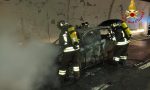 Auto a fuoco sulla A26 nella galleria Massino Visconti
