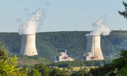 Greenpeace Italia contro la Francia: ”Rischioso tenere in attività i vecchi reattori nucleari vicino al confine”