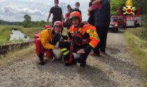 Galliate cagnolino resta incastrato in un canale: salvato dai vigili del fuoco