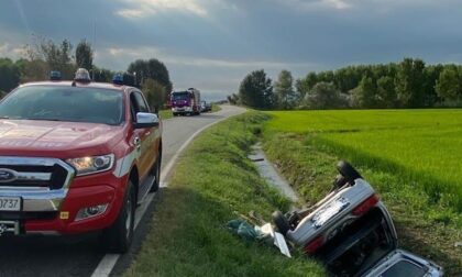 Provinciale tra Vespolate e Robbio: auto si ribalta, morto il conducente