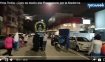 Coro da stadio alla processione per la Madonna: "Chi non salta non è di Maria eh, eh!"