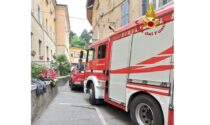 Incendio in una palazzina a Gozzano: anziana salvata dal pompieri