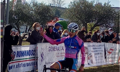 Maglia rosa del Giro d'Italia Ciclocross al corridore della Castellettese