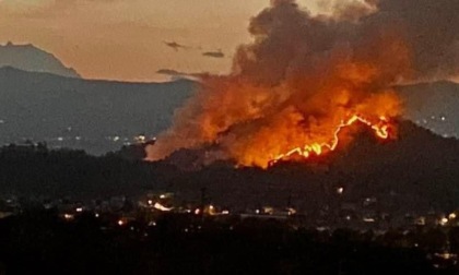Incendio Angera ancora attivo su più fronti: sommità della collina irraggiungibile