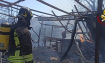 Incendio ad Arona e danni a Castelletto: il vento crea disagi