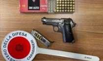 Arrestato 32enne di Castelletto: in casa pistola con matricola abrasa e numerosi proiettili