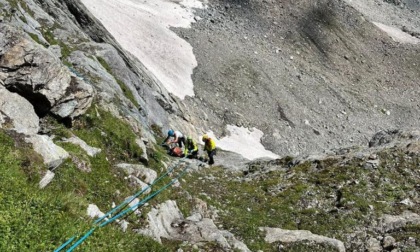 Alpinista precipita in Valle Antrona restando appeso alla corda: salvato dal Soccorso Alpino