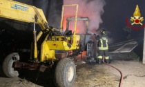 Novara trattore in fiamme: l’intervento dei pompieri