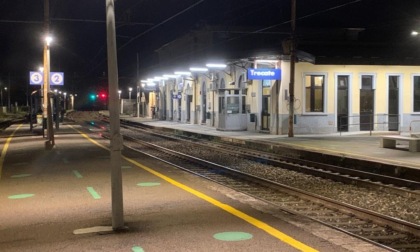 Stazione Trecate: vede gli agenti e dà in escandescenza, arrestata