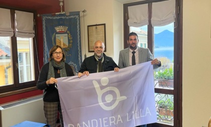 Baveno unica in Piemonte: una bandiera lilla contro le barriere architettoniche