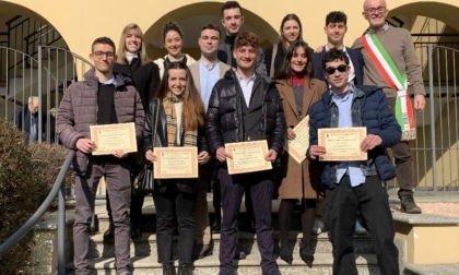 Oleggio Castello ha premiato "i suoi" studenti laureati