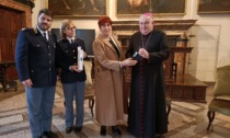 Il Vescovo di Novara ha ricevuto dal Questore l'olio del Giardino della memoria di Capaci
