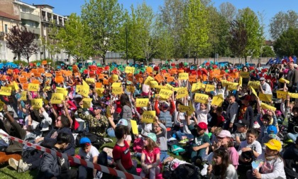 A Novara 1200 bambini hanno manifestato per la pace