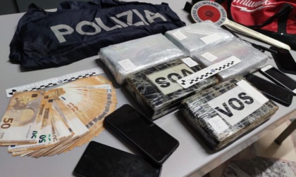 Novara trovati 6 kg di cocaina nascosti su un camion: arrestati due autisti