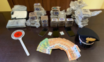 Più di 13 kg di droga nascosti in un armadio: arrestato uomo a Cureggio