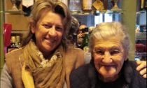 A 99 anni dietro al bancone del bar: "Lavoro per stare in mezzo alla gente"