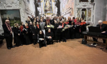 Schola cantorum in concerto per le donne: serata di emozioni a Trecate