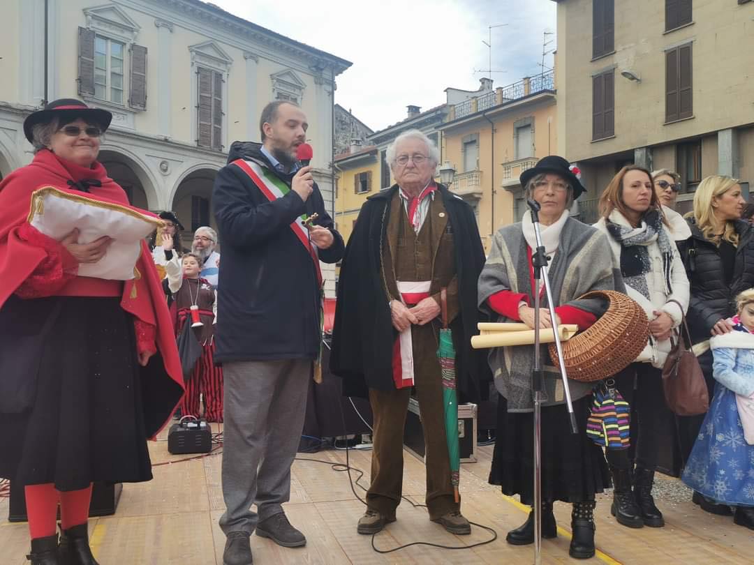 Successo per la prima del Carnevale di Trecate: intenso il programma del  prossimo weekend - Prima Novara