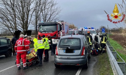 Incidente a Novara: 3 auto coinvolte, una ribaltata
