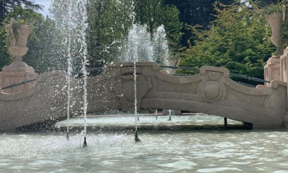 Le fontane di Novara tornano a zampillare (e a illuminarsi)