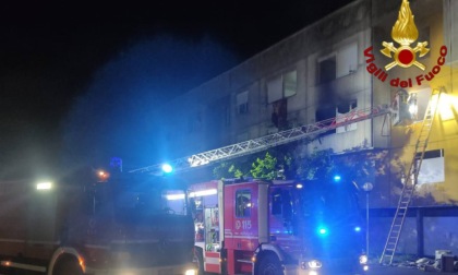Incendio in un appartamento a Novara questa notte: l'intervento dei vigili del fuoco