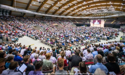 Cameri ospita il congresso dei Testimoni di Geova: attese 4.000 persone