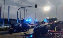 Incidente a Trecate: due ragazze incastrate nelle auto estratte dai vigili del fuoco