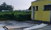 Tempesta all'alba sul novarese: scoperchiato il tetto della scuola a Fontaneto