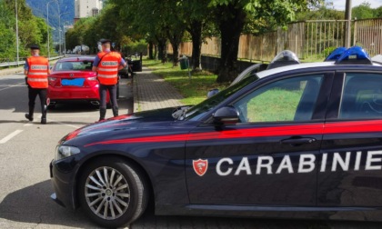 Provoca incidente e dichiara di aver smarrito la patente: gli era stata revocata, denunciato