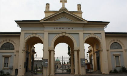 Cimitero Trecate: approvati dal consiglio comunale il nuovo regolamento e le tariffe