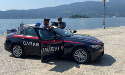 Incidente a Verbania: 71enne ubriaca finisce con l'auto contro un muro