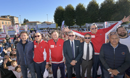 A Borgomanero 600 bambini in festa con Panatta e altri grandi dello sport