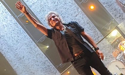 Luciano Ligabue ha infiammato il teatro Coccia