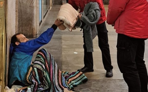 A Novara il progetto ‘Adotta un sacco a pelo’ per i senza fissa dimora
