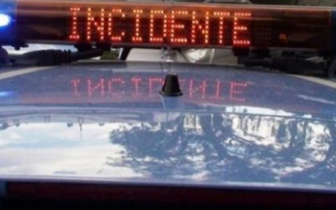 Auto cappottata a Novara: un ferito trasferito in ospedale