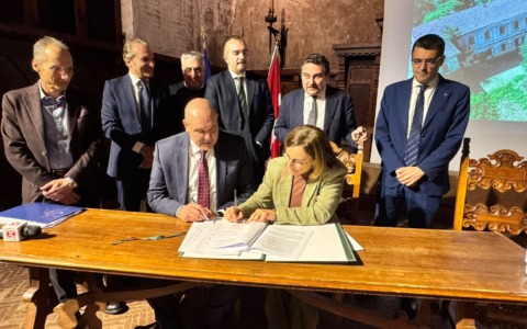 Firmate le convenzioni tra Comune di Novara e MIT per il recupero dell’ex Istituto De Pagave e la viabilità nella zona della moda