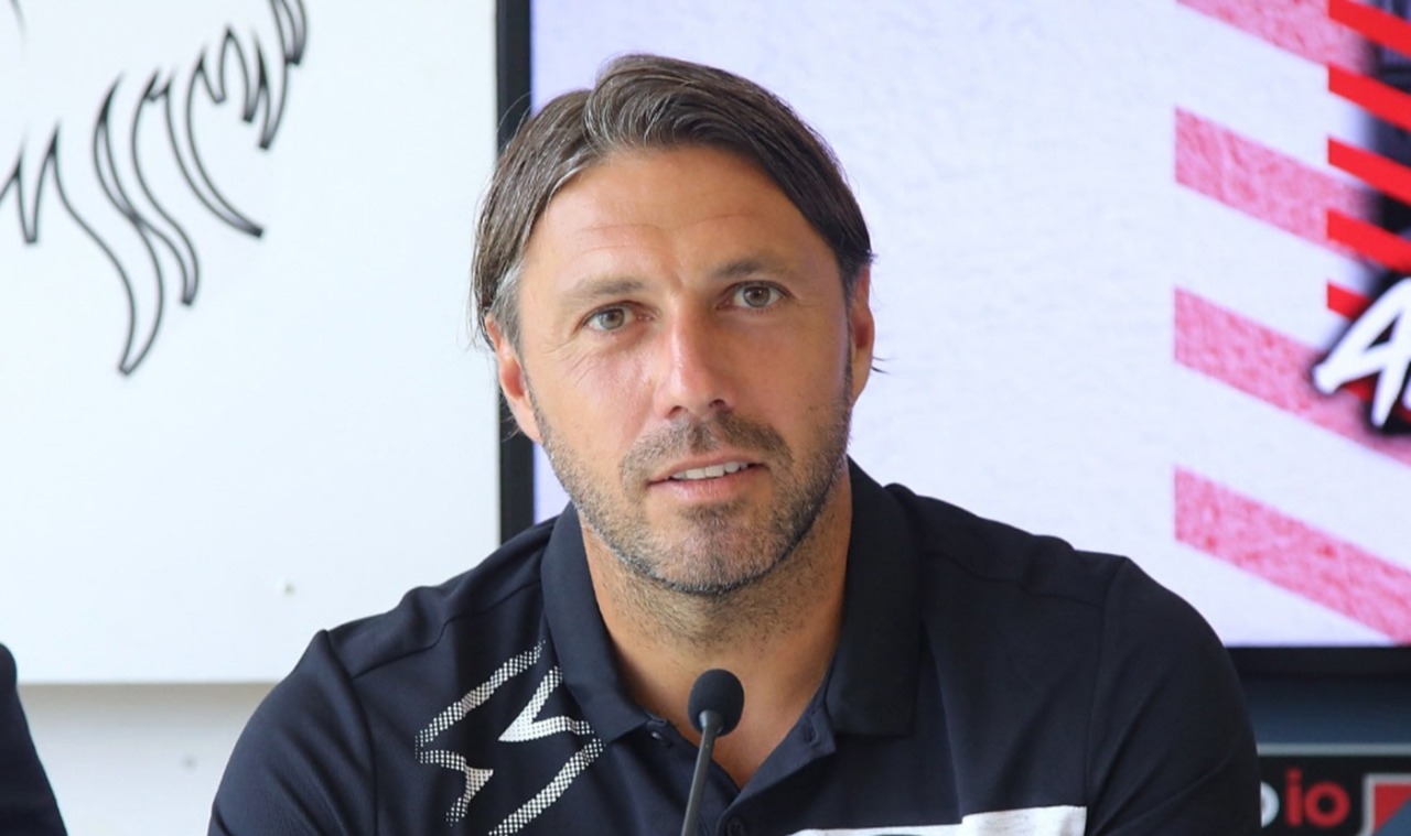 Inizia l’era di mister Dossena al Novara: domani il primo allenamento