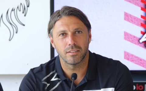 Inizia l’era di mister Dossena al Novara: domani il primo allenamento