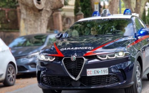 Intervento dei Carabinieri blocca un furto d’auto a Borgomanero