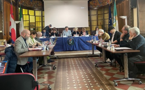 Approvato il bilancio da 7 milioni di euro per opere pubbliche ad Arona