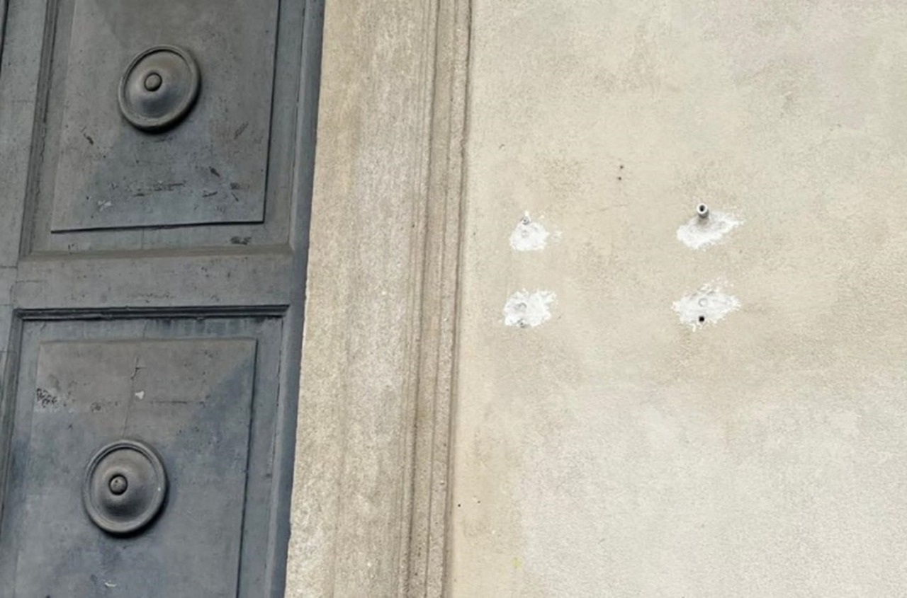 Atti di vandalismo alla Barriera Albertina danneggiano il museo ExpoRisorgimento